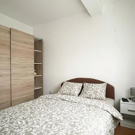 Delete 7 Altina-zemun Apartment *